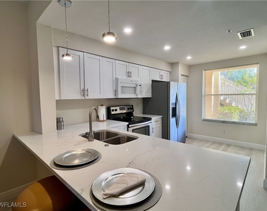 6920 Huntington Lakes Circle - Photo Thumbnail 1