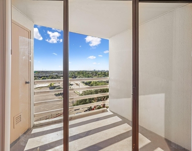 3525 Sage Road - Photo Thumbnail 3