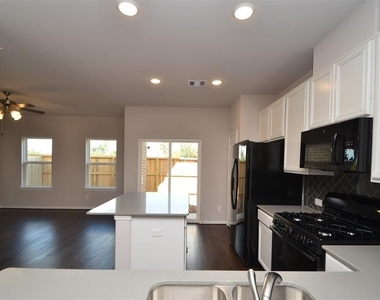 3210 Harmony Creek Lane - Photo Thumbnail 8