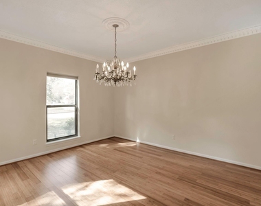 1126 Crossroads Drive - Photo Thumbnail 5
