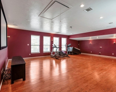 1126 Crossroads Drive - Photo Thumbnail 9
