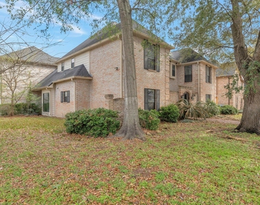 1126 Crossroads Drive - Photo Thumbnail 14