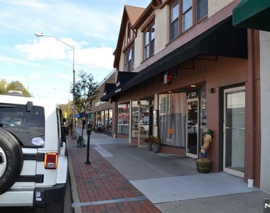 225 Westwood - Photo Thumbnail 2