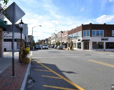 225 Westwood - Photo Thumbnail 1