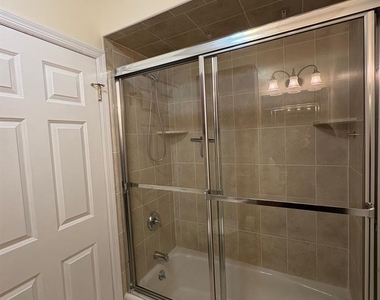 225 Westwood - Photo Thumbnail 10