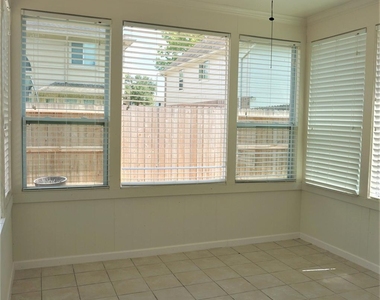 8123 Buffalo Springs Court - Photo Thumbnail 31