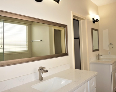 8123 Buffalo Springs Court - Photo Thumbnail 15