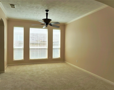 8123 Buffalo Springs Court - Photo Thumbnail 5