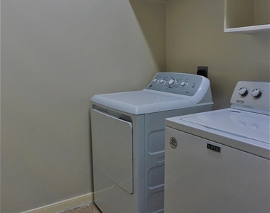 8123 Buffalo Springs Court - Photo Thumbnail 28