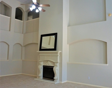 8123 Buffalo Springs Court - Photo Thumbnail 2