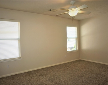 8123 Buffalo Springs Court - Photo Thumbnail 23