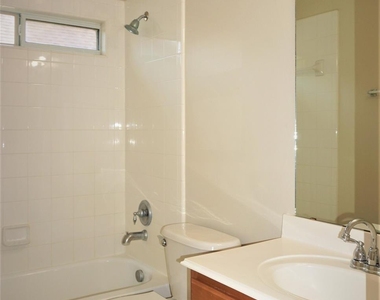 8123 Buffalo Springs Court - Photo Thumbnail 18