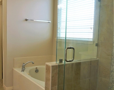8123 Buffalo Springs Court - Photo Thumbnail 16