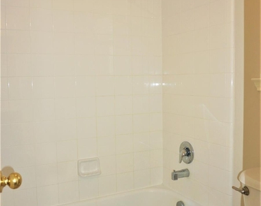 8123 Buffalo Springs Court - Photo Thumbnail 22