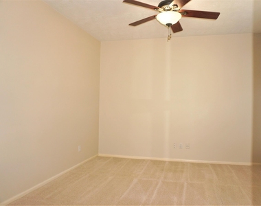 8123 Buffalo Springs Court - Photo Thumbnail 34