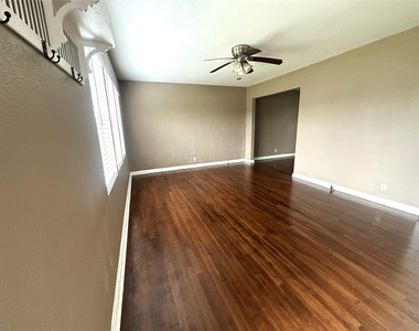 11005 Muscatine Street - Photo Thumbnail 2