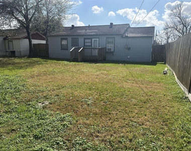 11005 Muscatine Street - Photo Thumbnail 11