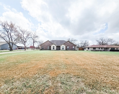 928 Runneburg Road - Photo Thumbnail 2