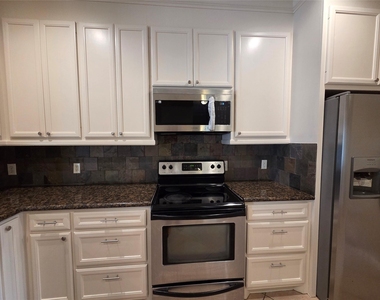 928 Runneburg Road - Photo Thumbnail 8