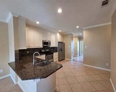 928 Runneburg Road - Photo Thumbnail 5