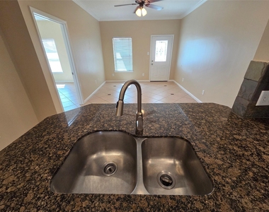928 Runneburg Road - Photo Thumbnail 9