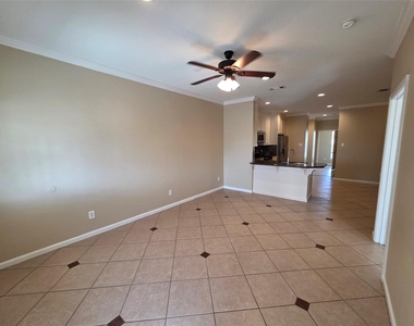 928 Runneburg Road - Photo Thumbnail 3