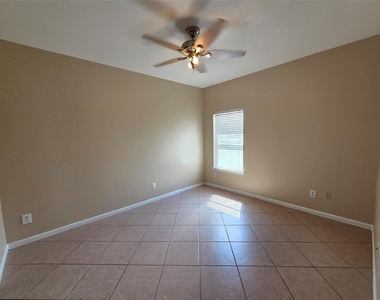 928 Runneburg Road - Photo Thumbnail 12