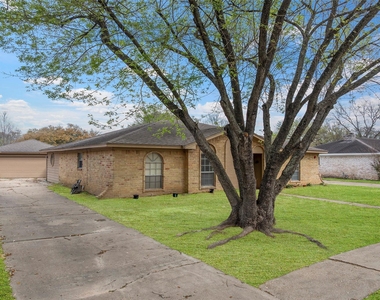 22114 Merrymount Drive - Photo Thumbnail 2