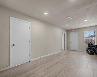 22114 Merrymount Drive - Photo Thumbnail 32