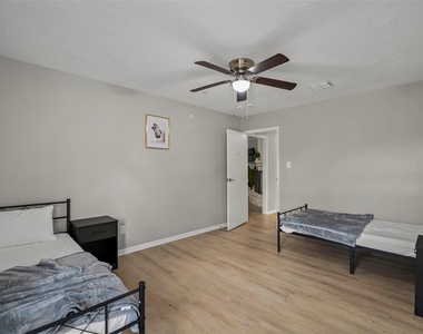 22114 Merrymount Drive - Photo Thumbnail 10