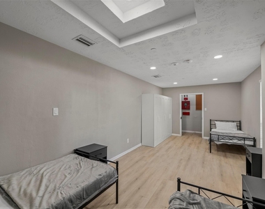 22114 Merrymount Drive - Photo Thumbnail 5