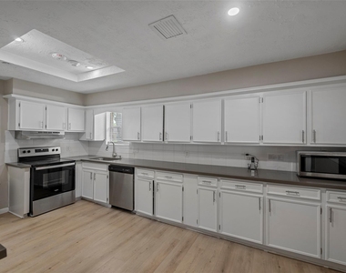 22114 Merrymount Drive - Photo Thumbnail 21
