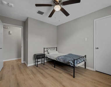 22114 Merrymount Drive - Photo Thumbnail 13