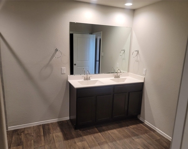 846 Autumn Flats Way - Photo Thumbnail 15