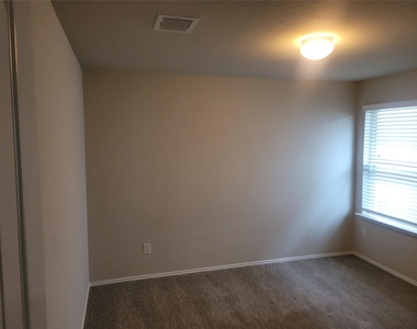 846 Autumn Flats Way - Photo Thumbnail 10