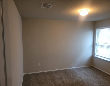 846 Autumn Flats Way - Photo Thumbnail 8