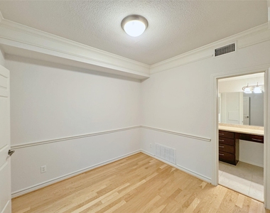 2700 Revere Street - Photo Thumbnail 6