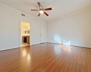 2700 Revere Street - Photo Thumbnail 4