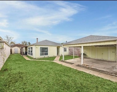 16147 New Field Drive - Photo Thumbnail 4