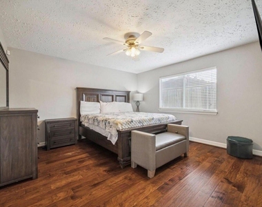 16147 New Field Drive - Photo Thumbnail 7