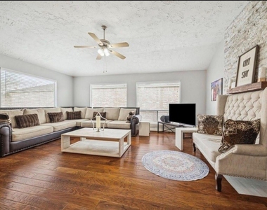 16147 New Field Drive - Photo Thumbnail 1