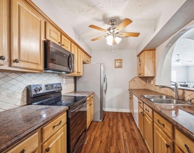 16147 New Field Drive - Photo Thumbnail 3