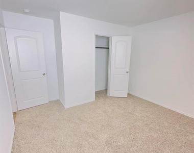 12366 Morning Vista Drive - Photo Thumbnail 9