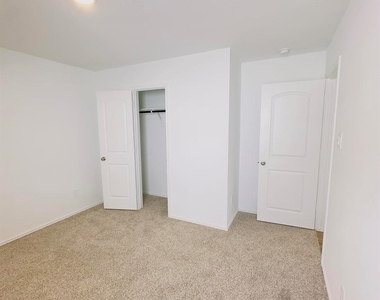 12366 Morning Vista Drive - Photo Thumbnail 13