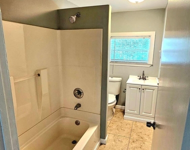 802 Forrest Avenue - Photo Thumbnail 13