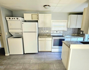 802 Forrest Avenue - Photo Thumbnail 6