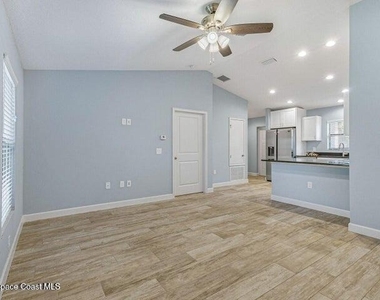 1677 Lizette Street Se - Photo Thumbnail 3