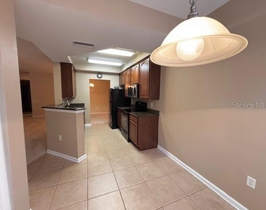 520 Hockendale Cove - Photo Thumbnail 4