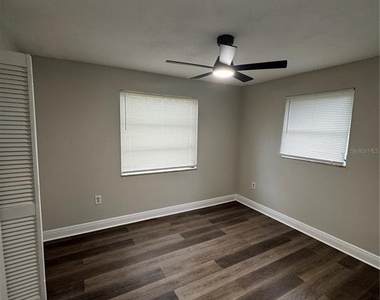 6346 Saint Andrews Circle S - Photo Thumbnail 9