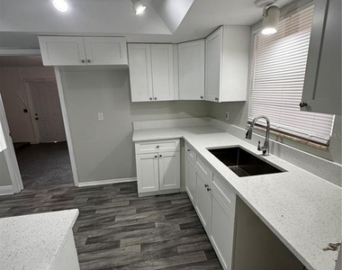 6346 Saint Andrews Circle S - Photo Thumbnail 2